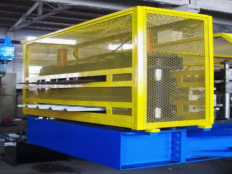 双层彩钢板成型机